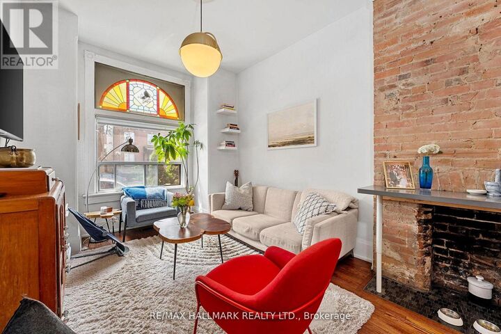 Property Photo:  261 Ossington Avenue 2  ON M6J 3A1 