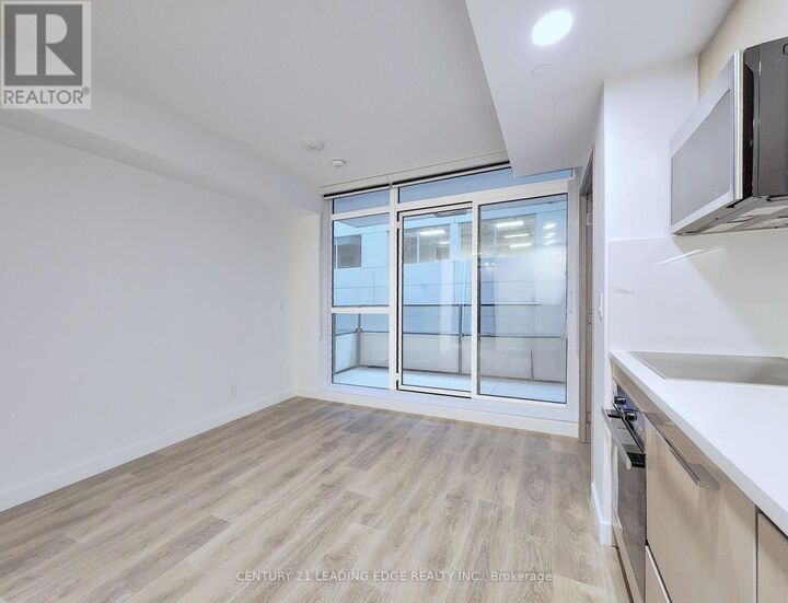 Property Photo:  38 Widmer Street 1009  ON M5V 0P7 