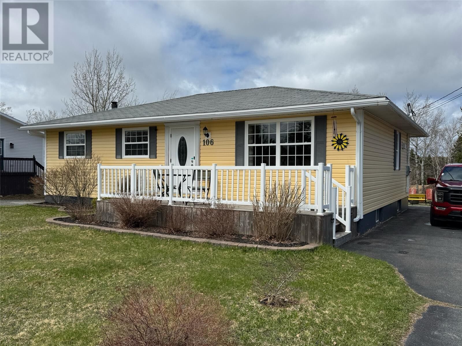 Property Photo:  106 Main Street  NL A0G 1Z0 