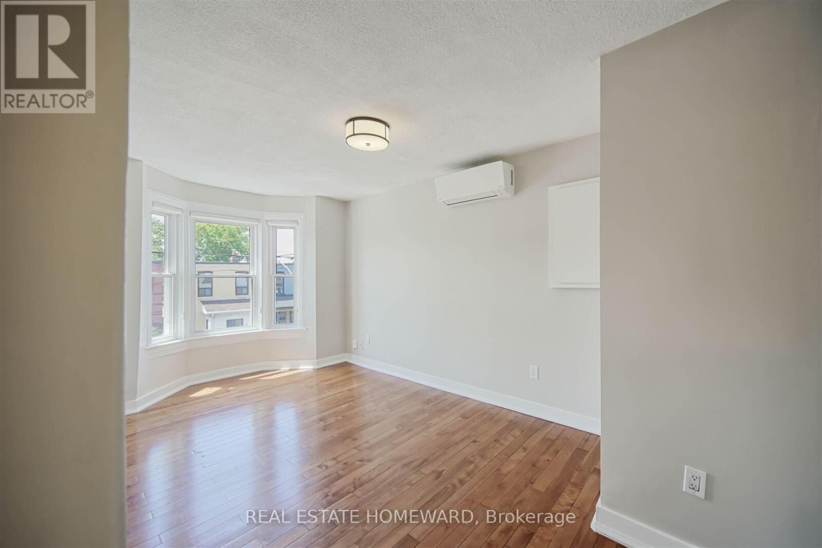 Property Photo:  307 Old Weston Road  ON M6N 3A7 