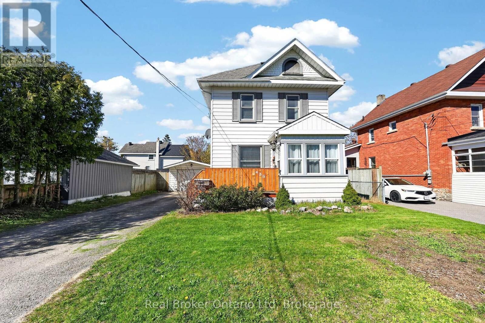 Property Photo:  438 Russell Street  ON L4R 3A9 