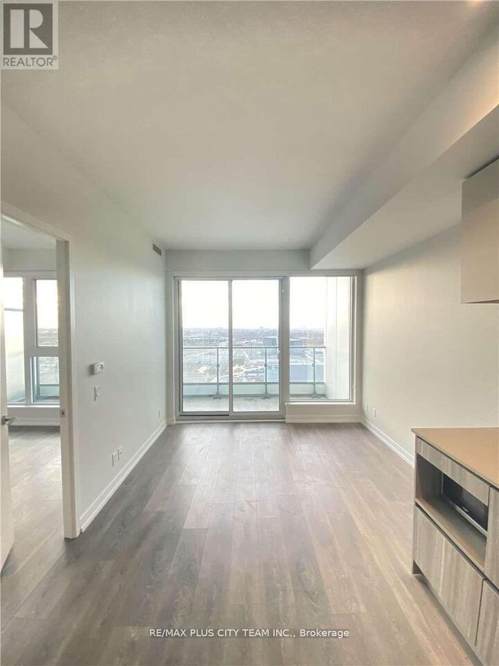 Property Photo:  5 Buttermill Avenue 3705  ON L4K 0J5 