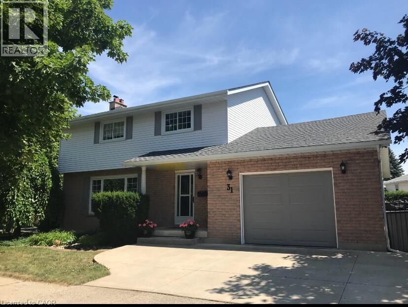 Property Photo:  31 Blackfriar Lane  ON N3R 7M2 