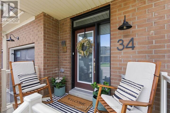 Property Photo:  34 Larkin Lane  ON L1C 2W3 