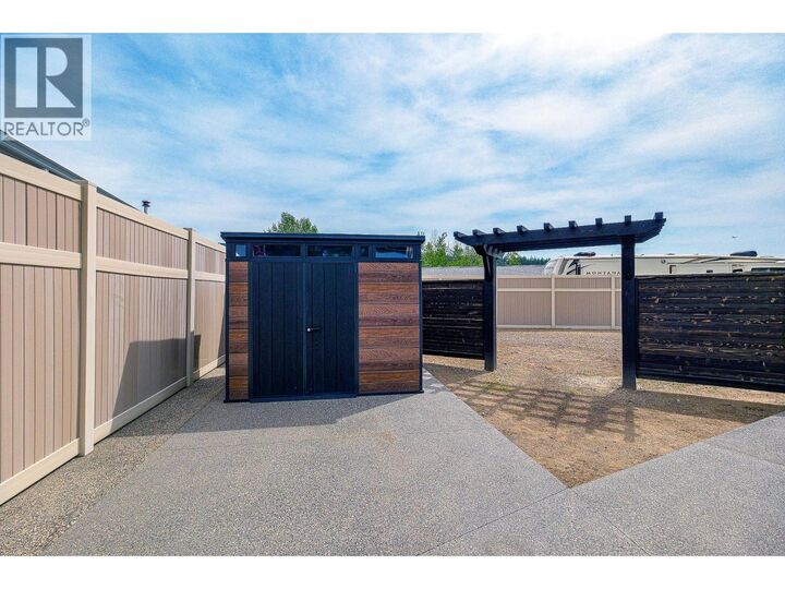 Property Photo:  415 Commonwealth Road 321  BC V4V 1P4 