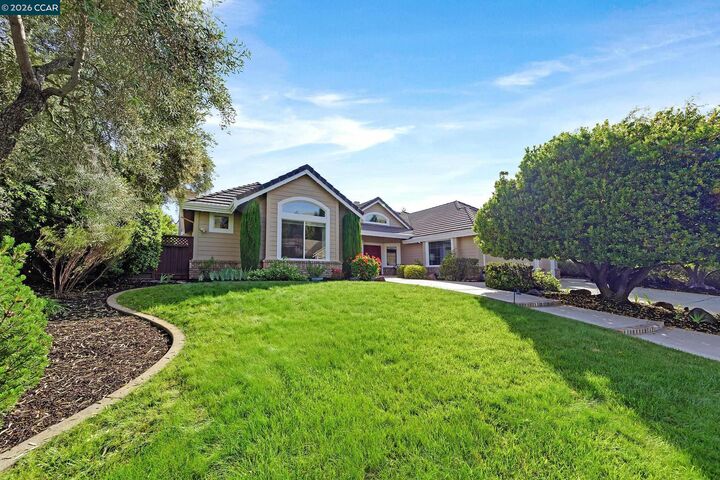 Property Photo:  164 Alta Vista Way  CA 94506 