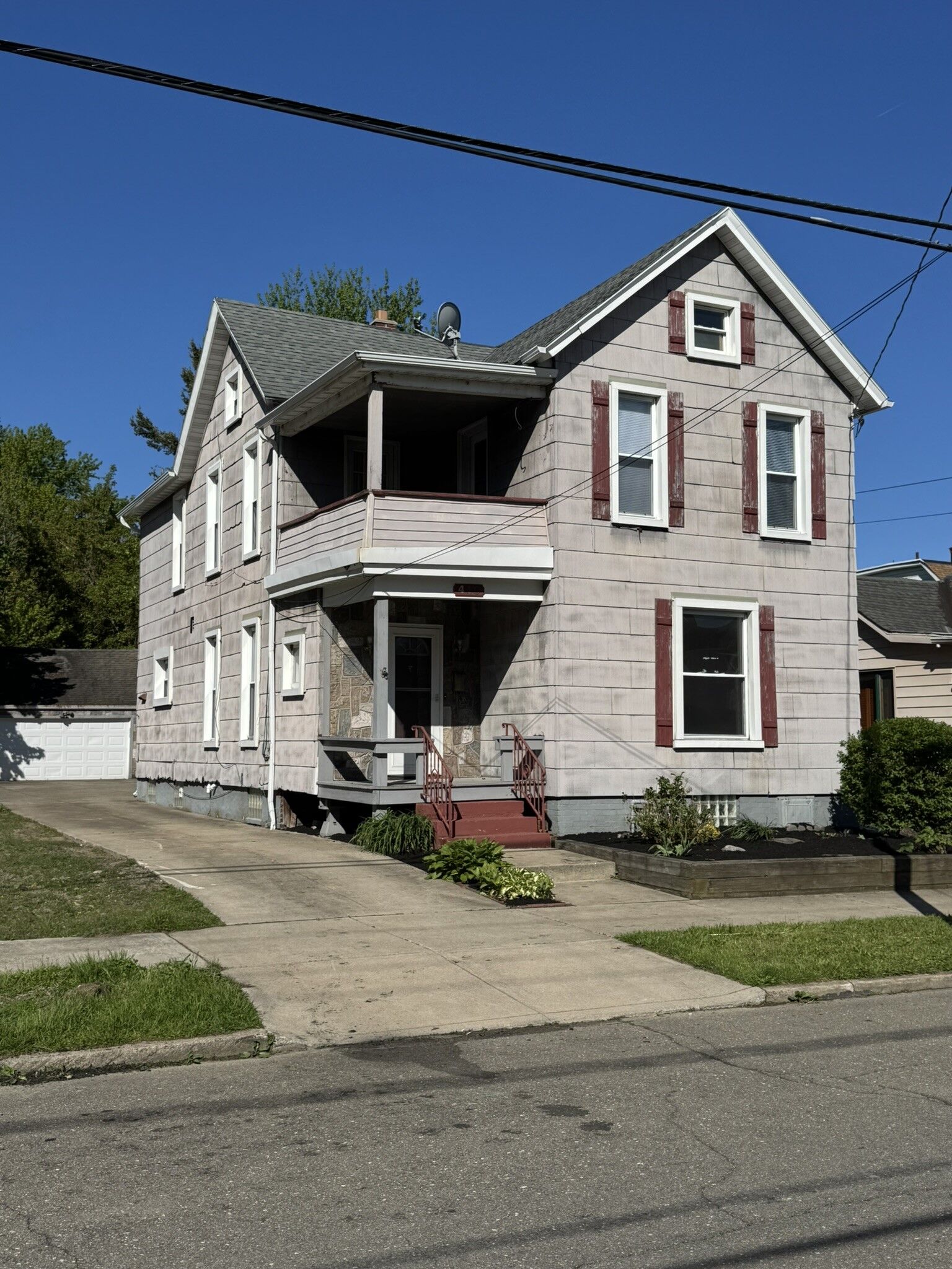Property Photo: 416 Cascade Street PA 16507