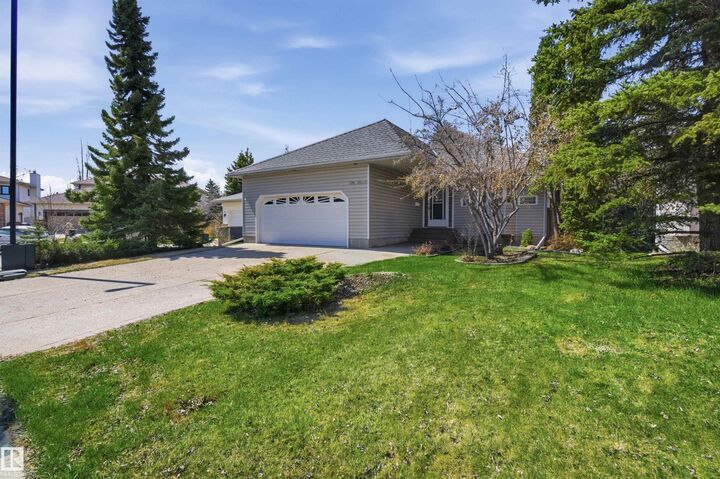 Property Photo:  1116 111A Street NW  AB T6J 6R9 