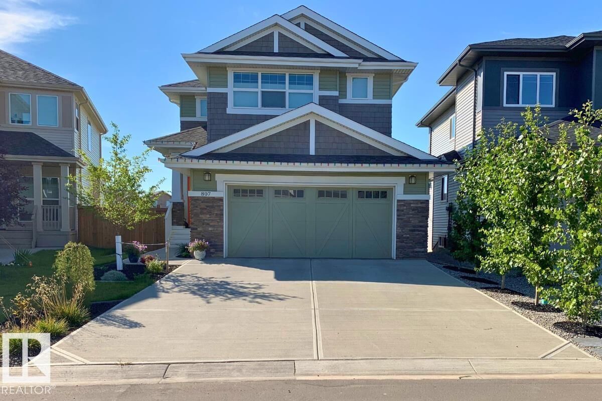 Property Photo:  807 Eagleson Link NW  AB T6M 0V3 