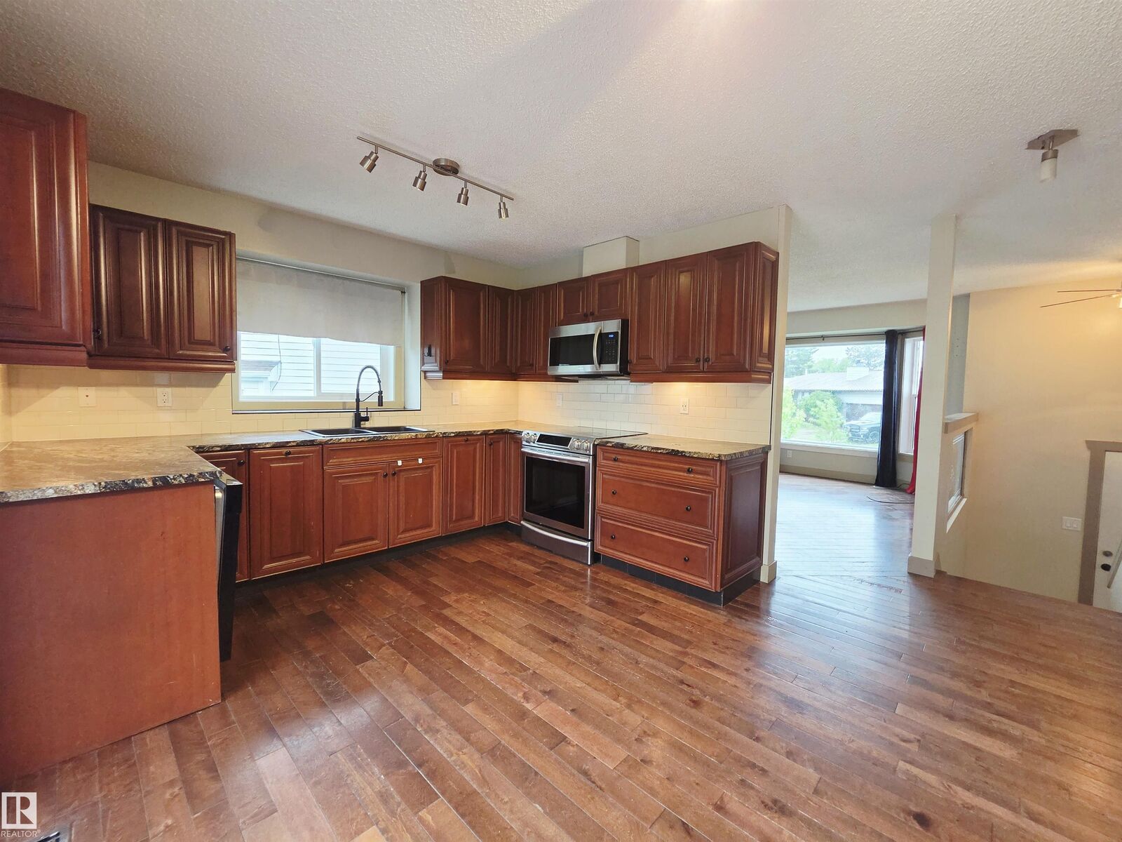 Property Photo:  114 Westbourne Road  AB T7X 1R6 