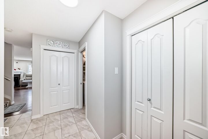 Property Photo:  6419 18 Ave SW SW  AB T6X 0M9 