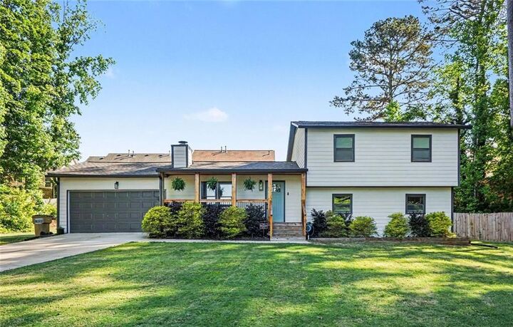 Property Photo: 3215 Alcazar Drive SW GA 30047