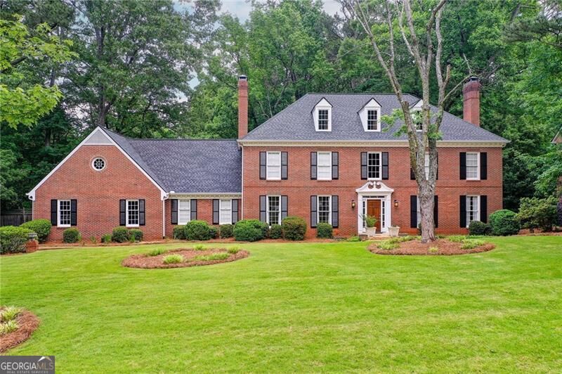 Property Photo: 625 River Chase Point GA 30328