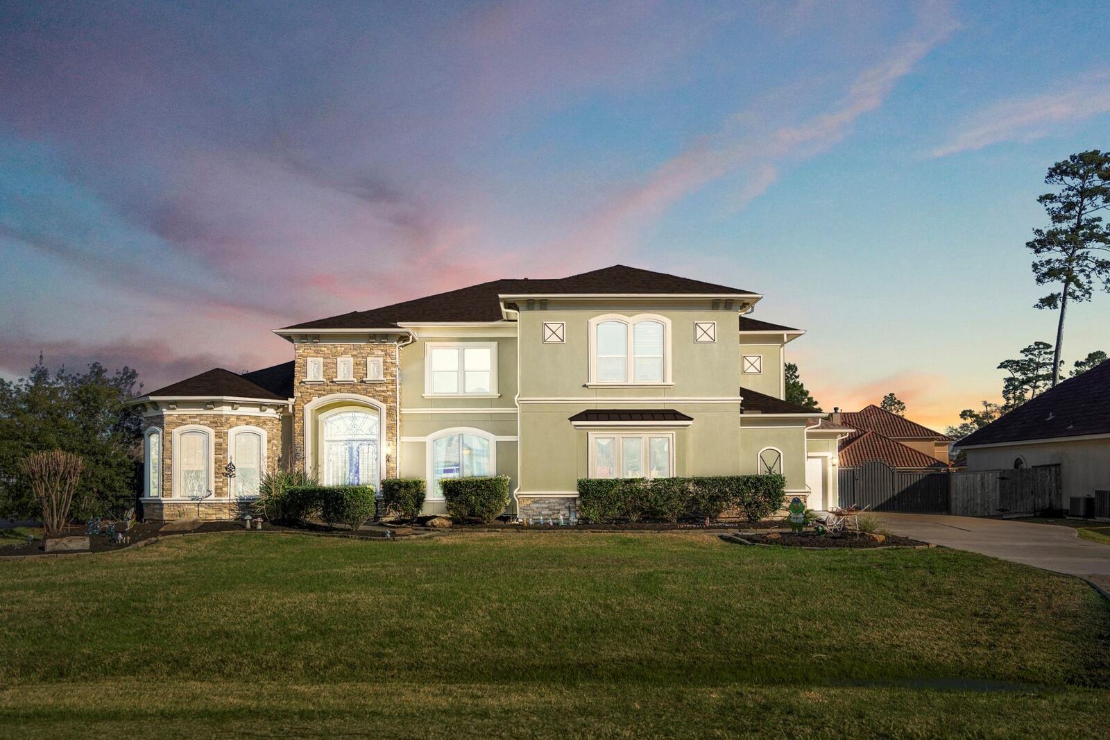 Property Photo: 25606 Windy Isle Court TX 77389