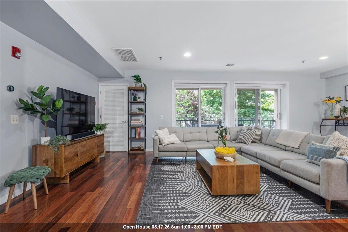 Property Photo:  650 2nd St 2D  NJ 07030 