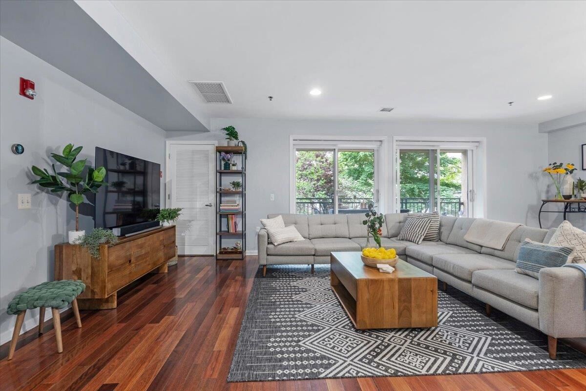 Property Photo: 650 2nd St 2D NJ 07030