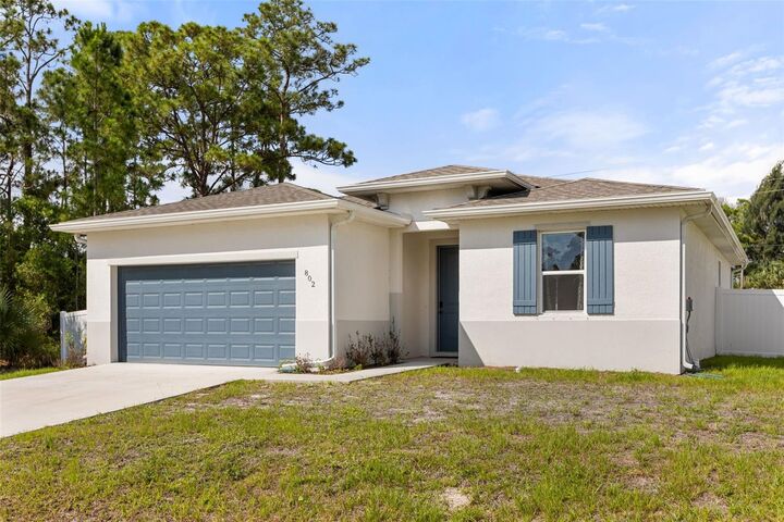 Property Photo: 802 Damek Terrace SW FL 32908