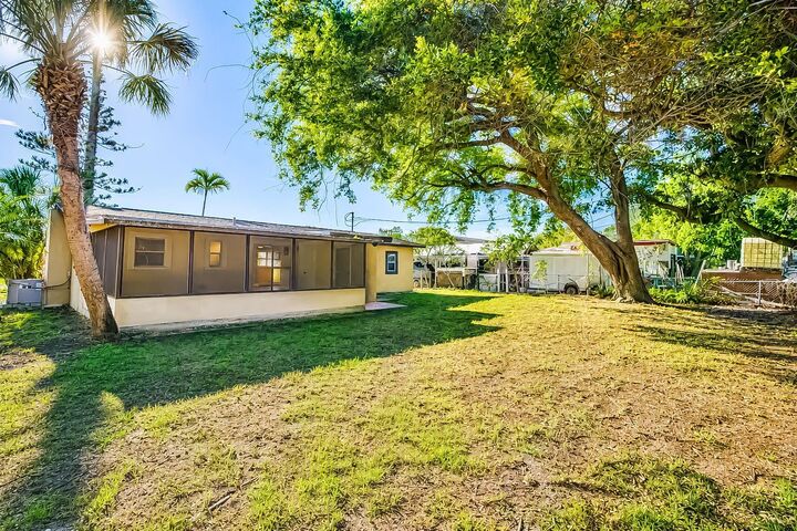 Property Photo: 4219 35th Street W FL 34205
