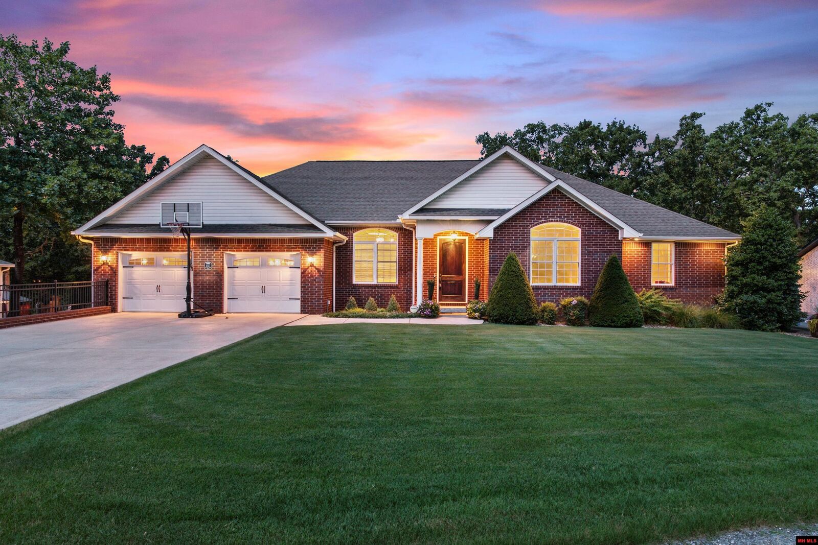 Property Photo:  2027 Shadow Oak Drive  AR 72653 