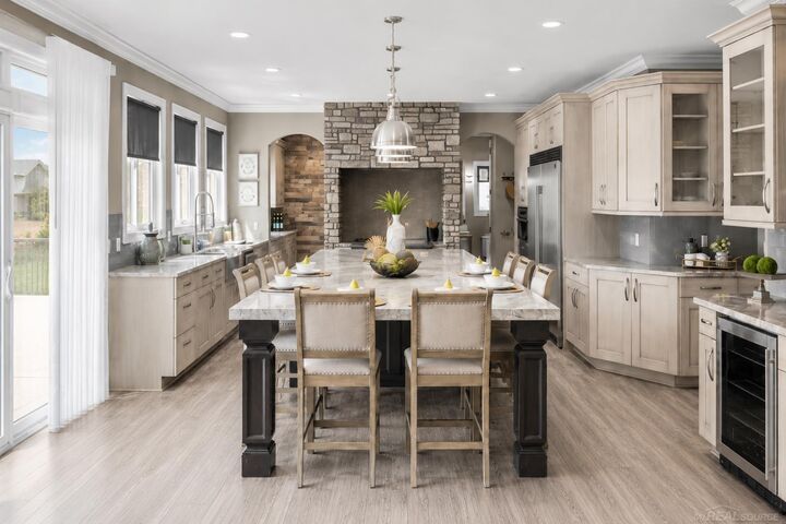 Property Photo:  21936 Bellewood Drive  MI 48044 