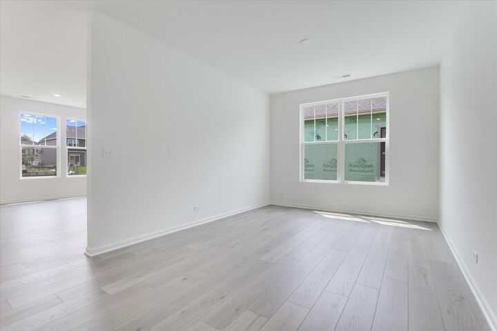 Property Photo:  