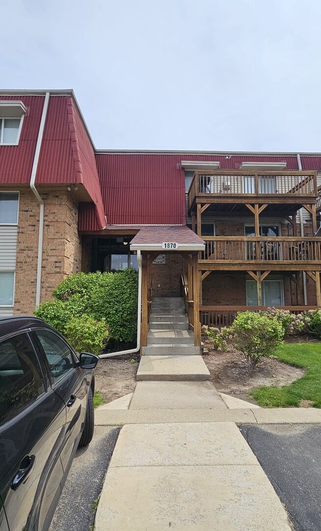 Property Photo:  1870 Tall Oaks Drive 2101  IL 60505 