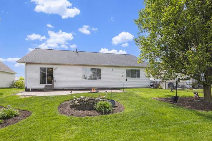 Property Photo:  513 Pheasant Chase Drive  IL 60490 