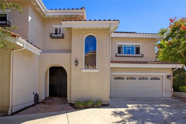 Property Photo:  1595 E Avenida De Las Flores  CA 91362 