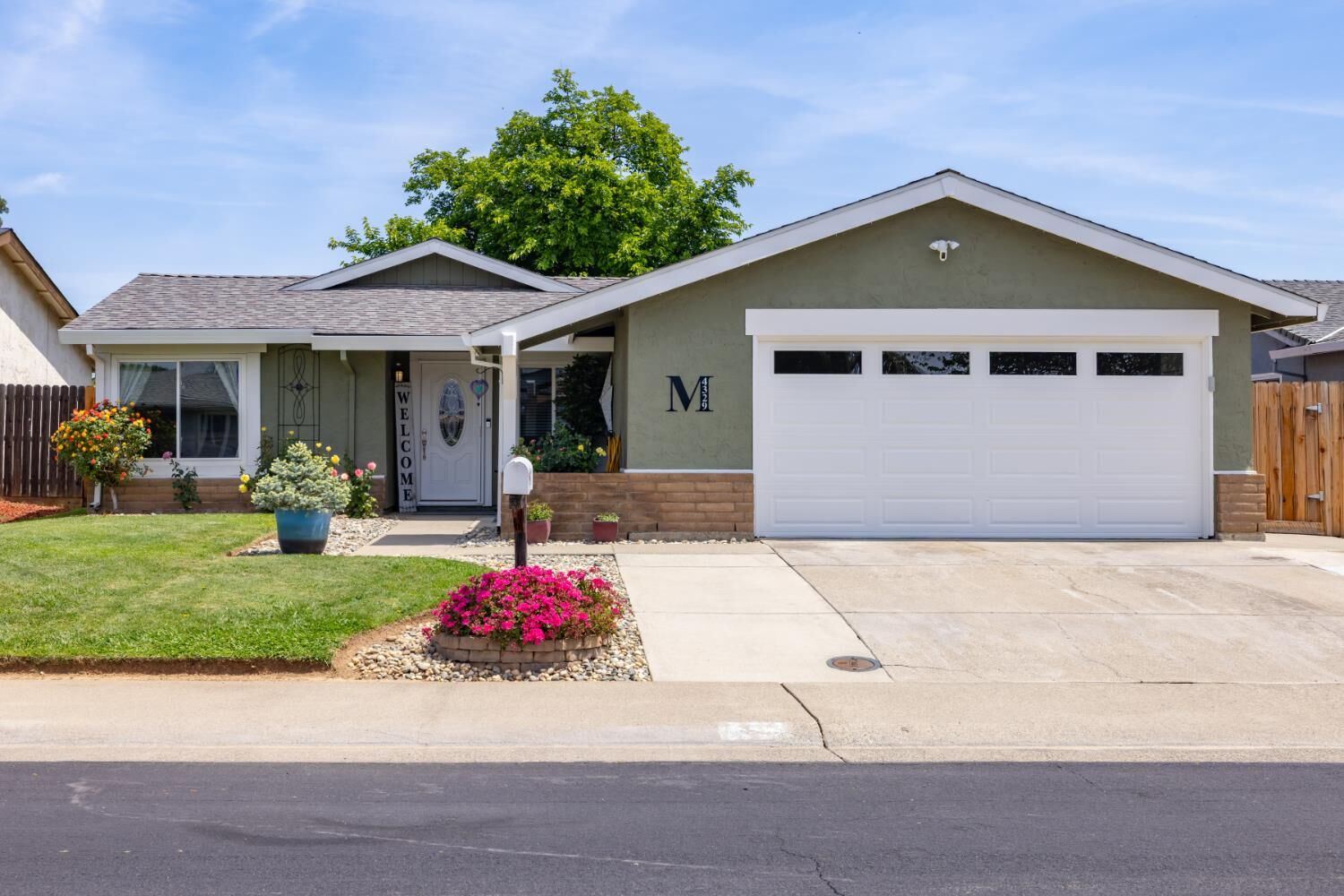 Property Photo:  4329 Rose Valley Way  CA 95826 