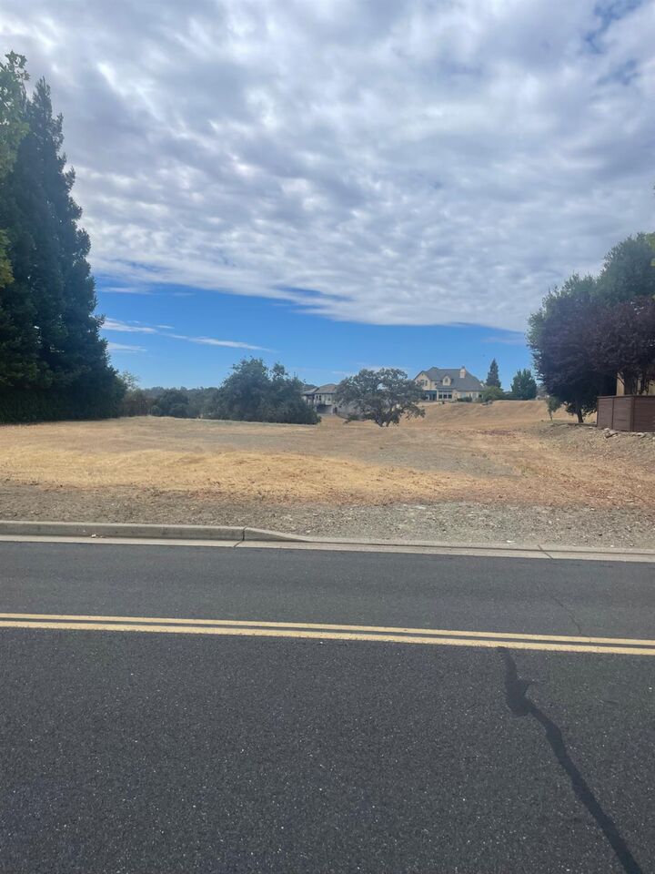 Property Photo: 2196 Oak Creek Drive CA 95228