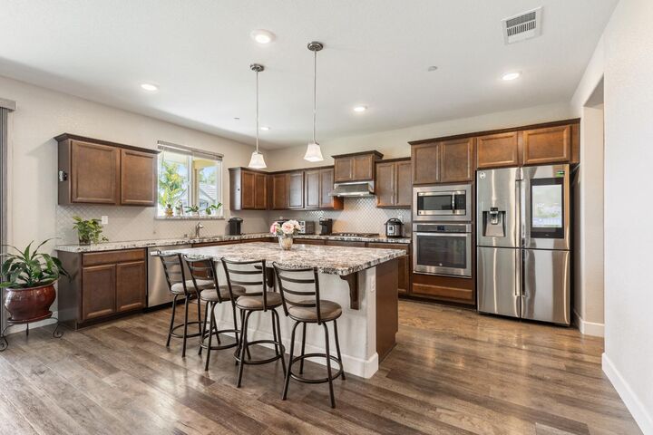Property Photo: 8065 Fort Collins Way CA 95747