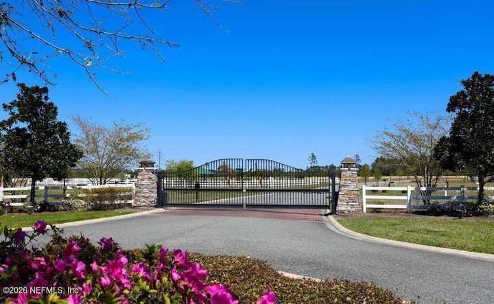 Property Photo:  11341 Saddle Club Drive  FL 32219 