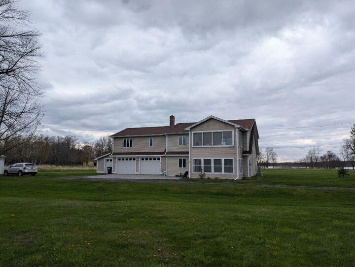 Property Photo: 913 N End W Road VT 05474