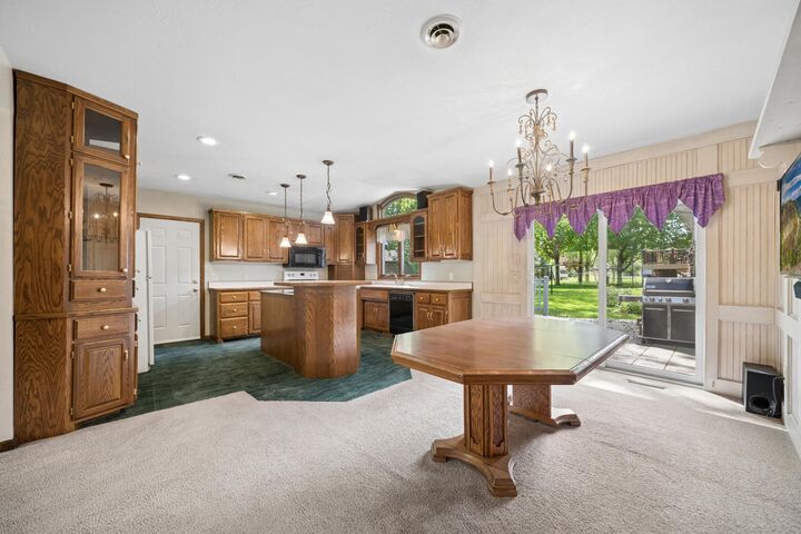 Property Photo:  502 Columbus Avenue S  MN 56071 