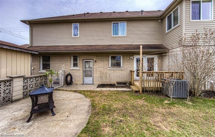Property Photo:  716 Westminster Drive S Lower  ON N3H 1V2 