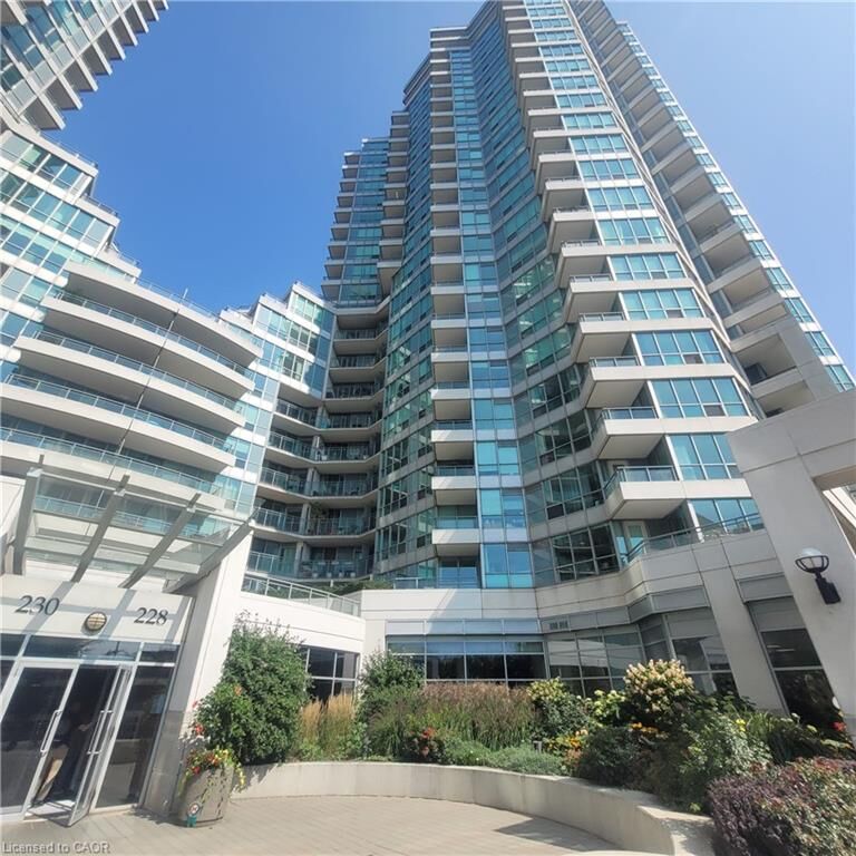 Property Photo:  228 Queens Quay W 2203  ON M5J 2X1 