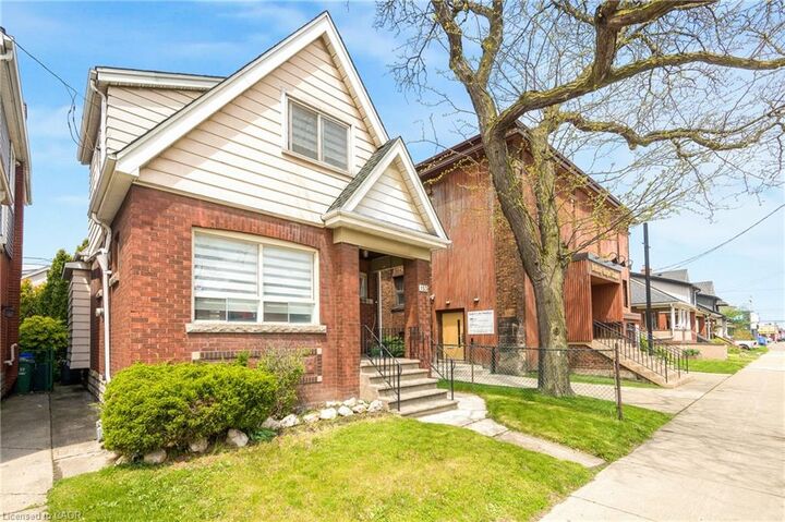 Property Photo:  153 Gage Avenue N  ON L8L 7A3 