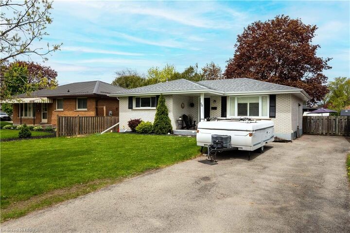 Property Photo:  50 Ellenson Drive  ON N3R 3E5 