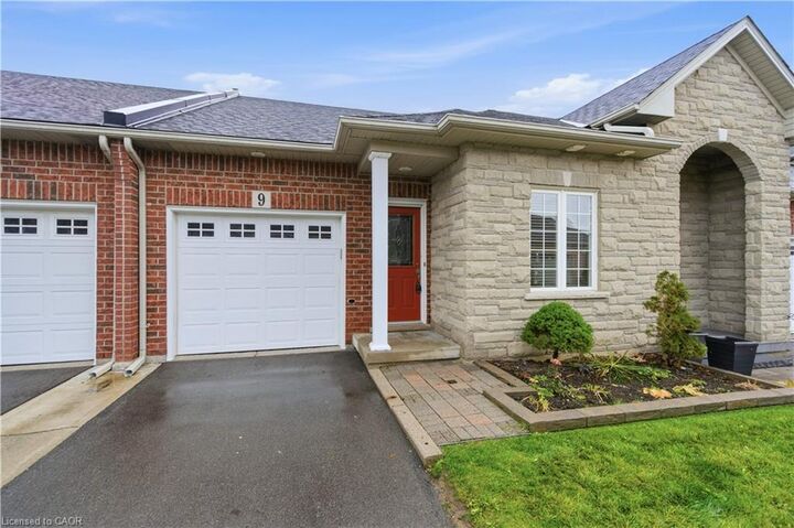 Property Photo:  9 Manitoulin Trail  ON L9B 2X8 