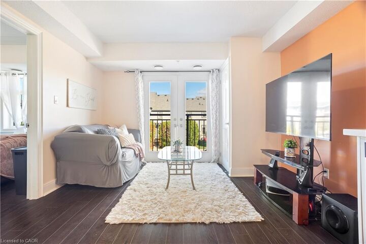 Property Photo:  64 Frederick Drive 204  ON N1L 0P3 