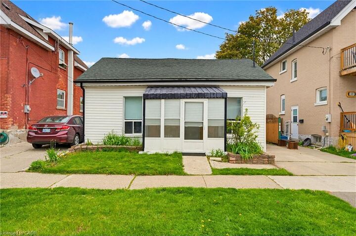 Property Photo:  291 Park Avenue  ON N3S 5L2 