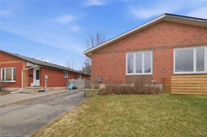 Property Photo:  7 Forest Drive  ON N3L 3L2 