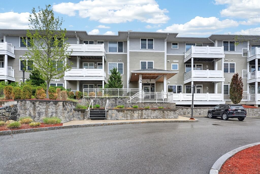 Property Photo:  2 Inwood Drive 3012  MA 01801 