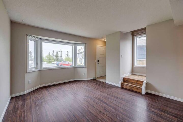 Property Photo:  232 Bedfield Court NE  AB T3K 3L5 