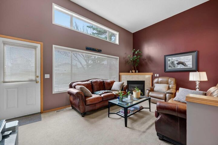Property Photo:  33 Harvest Oak Circle NE  AB T3K 4S6 