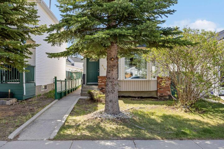 Property Photo:  316 Coventry Close NE  AB T3K 4C5 