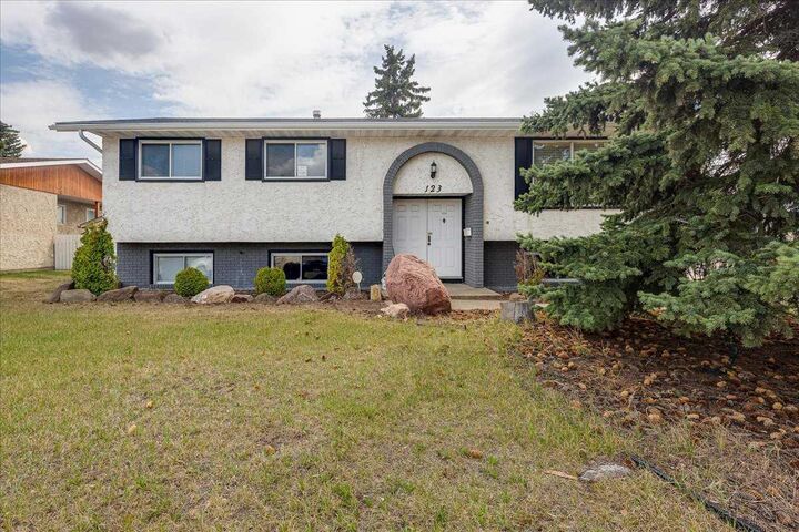 Property Photo:  123 Nolan Street  AB T4P 1Z1 