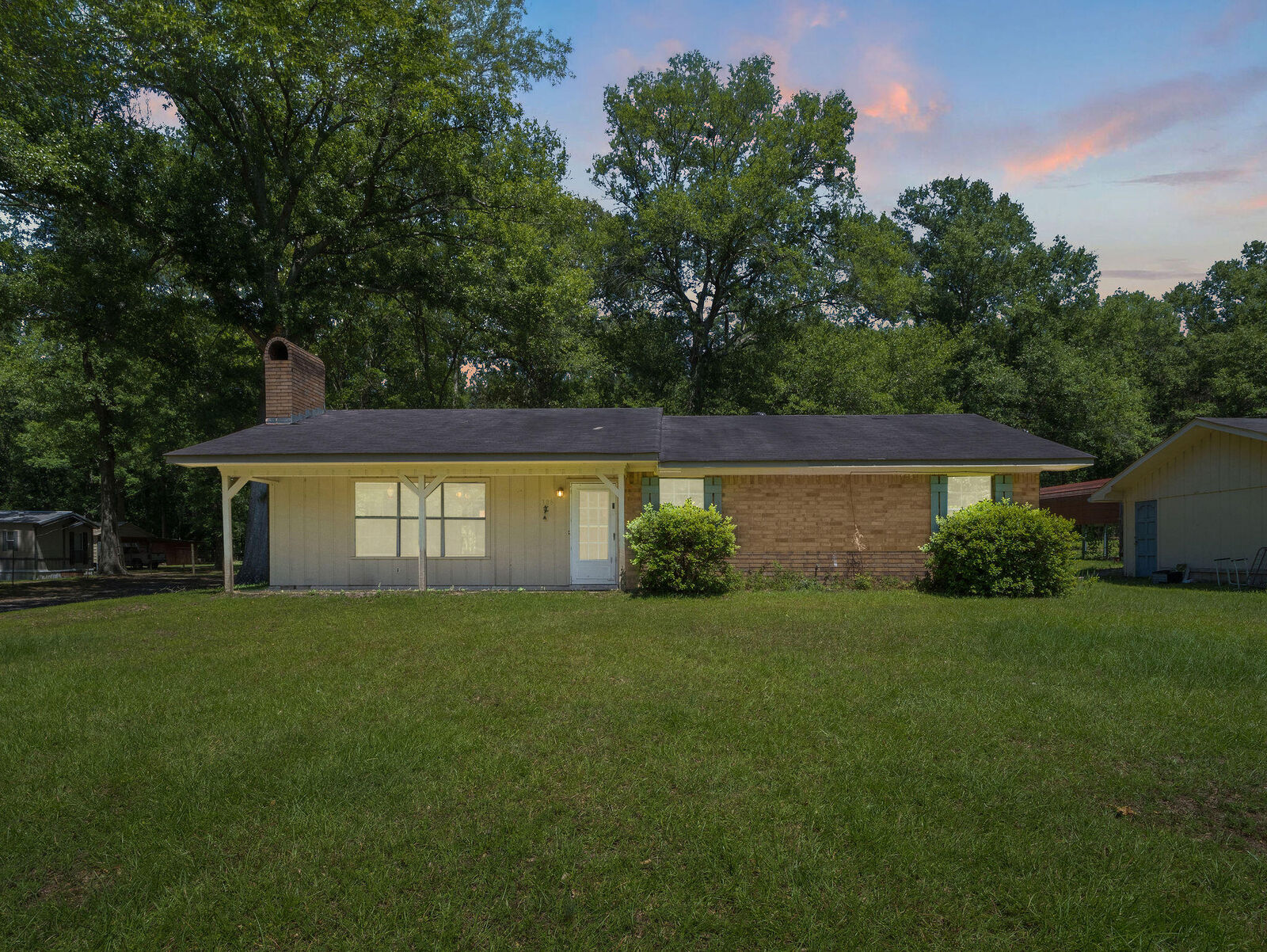Property Photo:  308 Rae  LA 71449 