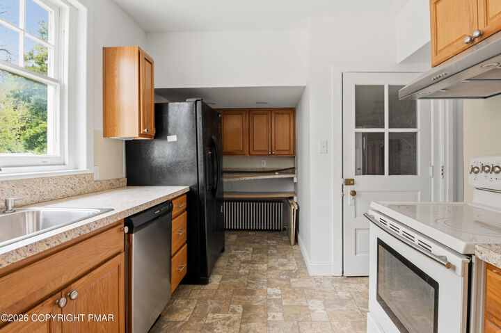 Property Photo:  1967 W Union Boulevard  PA 18018 
