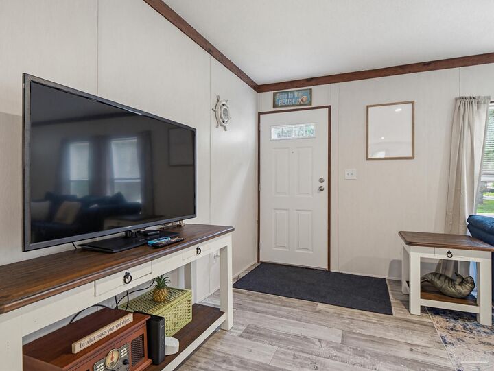 Property Photo:  4508 Arcadia St  FL 32583 
